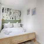 Mykeypers - Chic&elegant Flat 2br/6p- République Appartamento