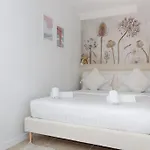 Appartamento Mykeypers - Chic&elegant Flat 2br/6p- République *