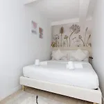 Mykeypers - Chic&elegant Flat 2br/6p- République Appartamento *