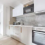 Mykeypers - Chic&elegant Flat 2br/6p- République Appartamento