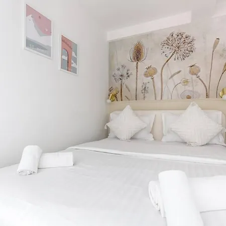 Daire Mykeypers - Chic & Elegant Flat 2br/6p- Republique *